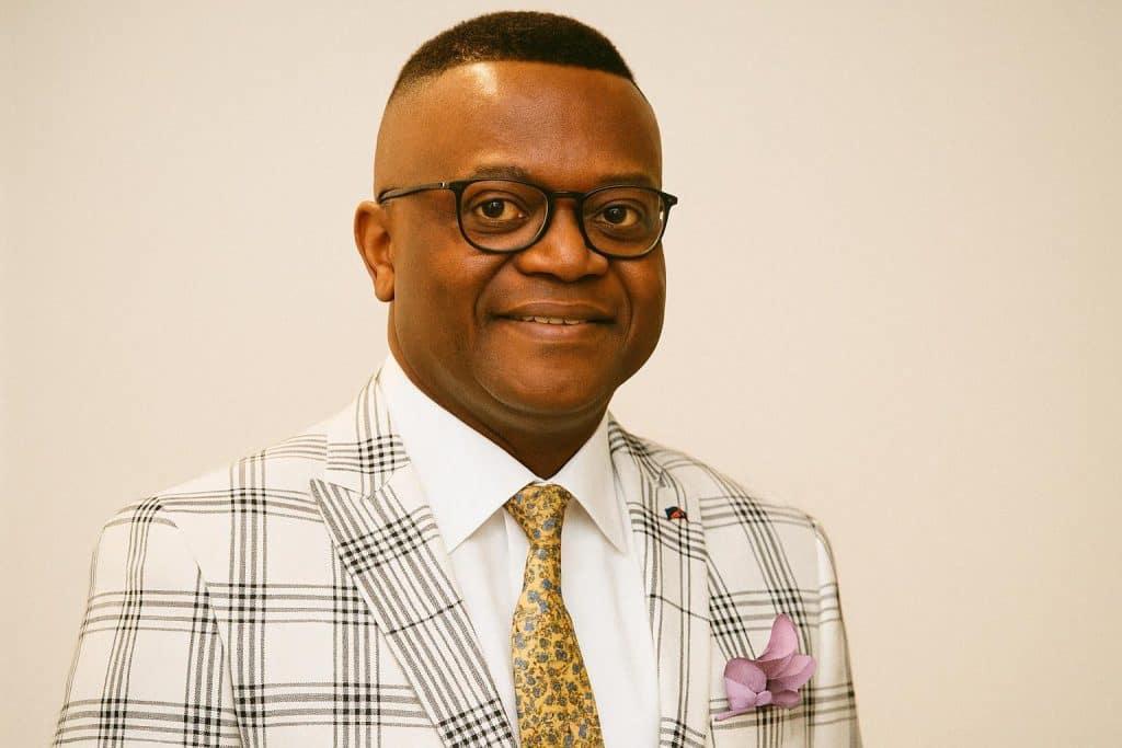 Ouenzé Intendance mise sur la relève : Roch Okouele sacré chef d’orchestre diasporique